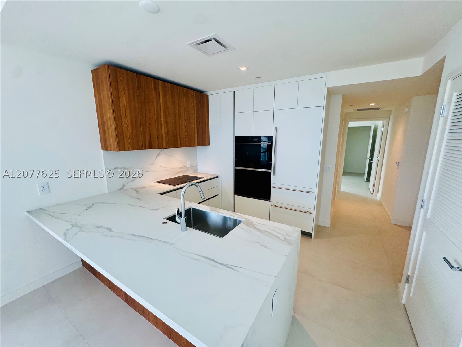 1400 Biscayne Blvd #1802 Miami, FL 33132