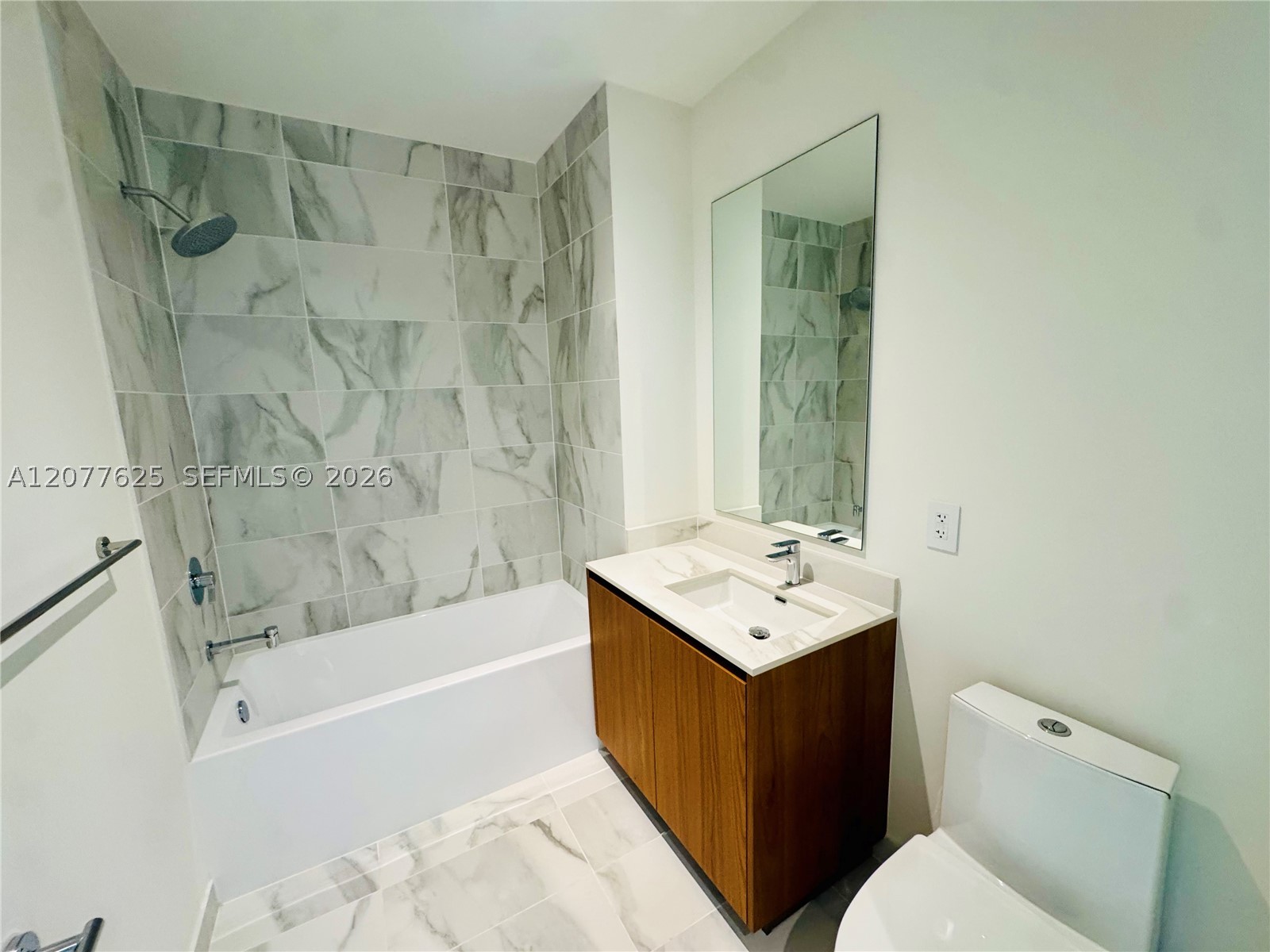 1400 Biscayne Blvd #1802 Miami, FL 33132