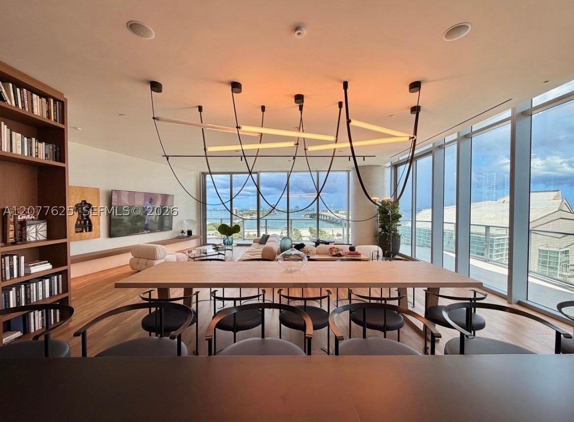 1400 Biscayne Blvd #1802 Miami, FL 33132