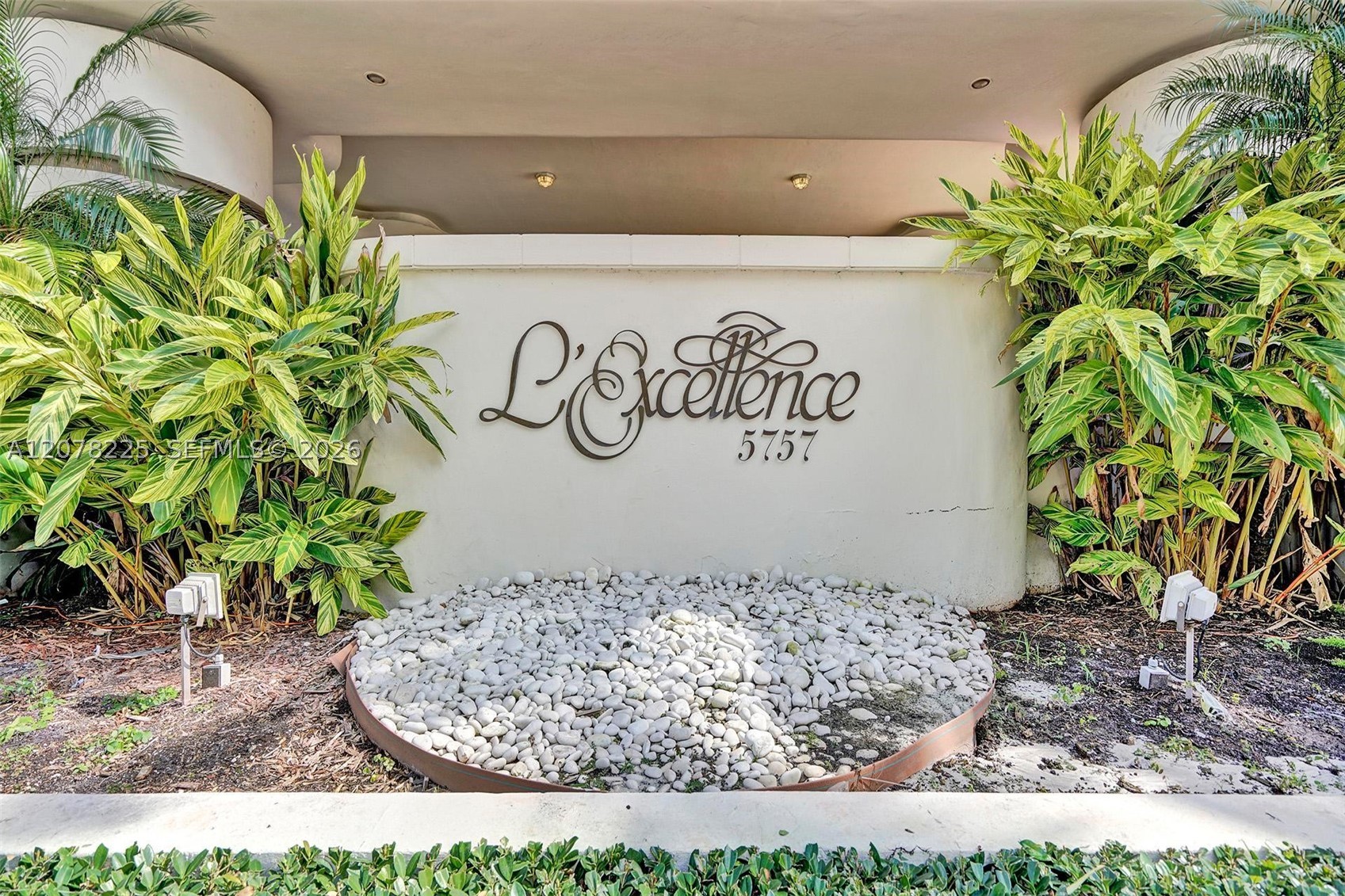 5757 Collins Ave #2004