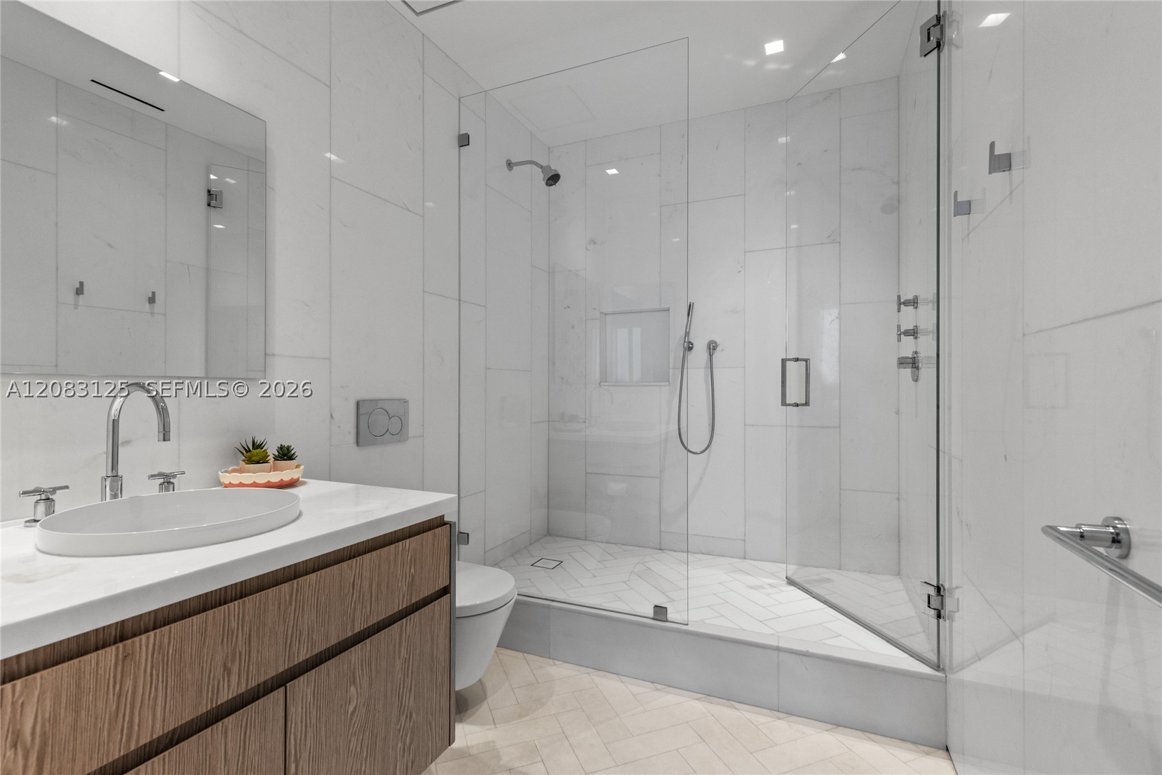 100 S Pointe Dr #1102/03 Miami Beach, FL 33139