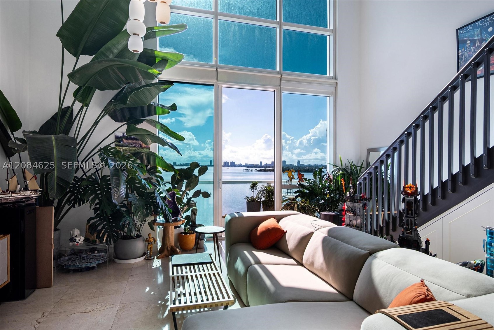 image Onyx on the Bay25