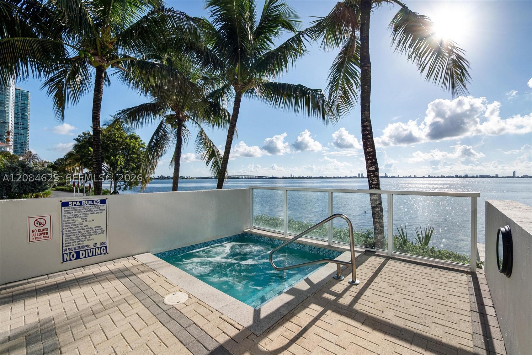 image Onyx on the Bay34