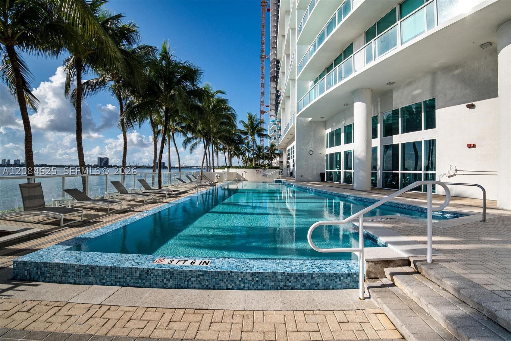 image Onyx on the Bay35