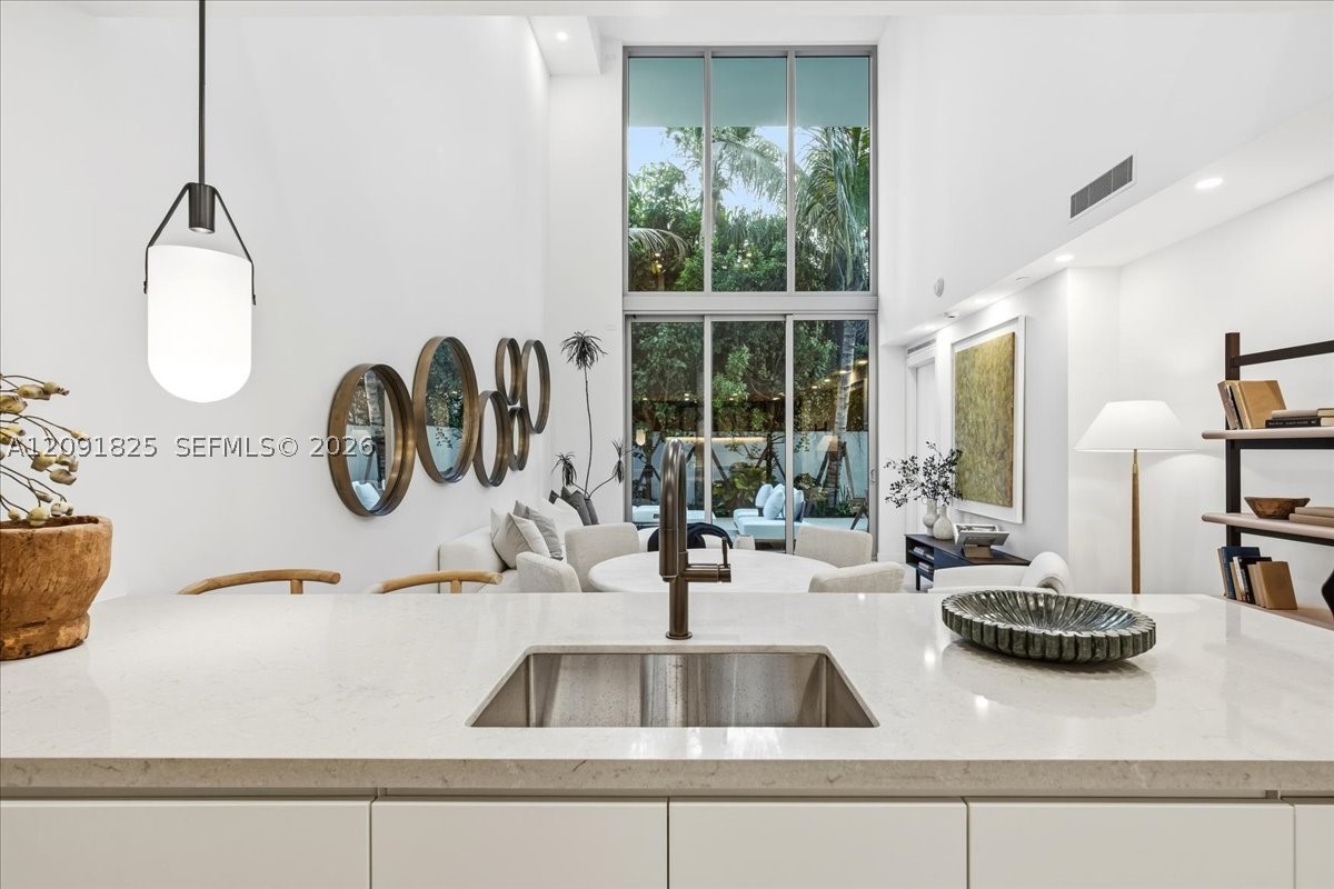 2200 Brickell Ave #GV04 Miami, FL 33129