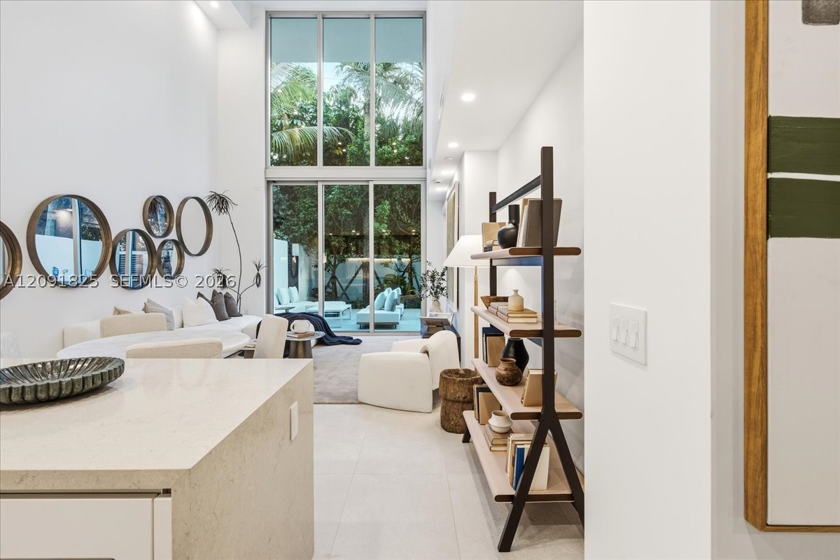 2200 Brickell Ave #GV04 Miami, FL 33129