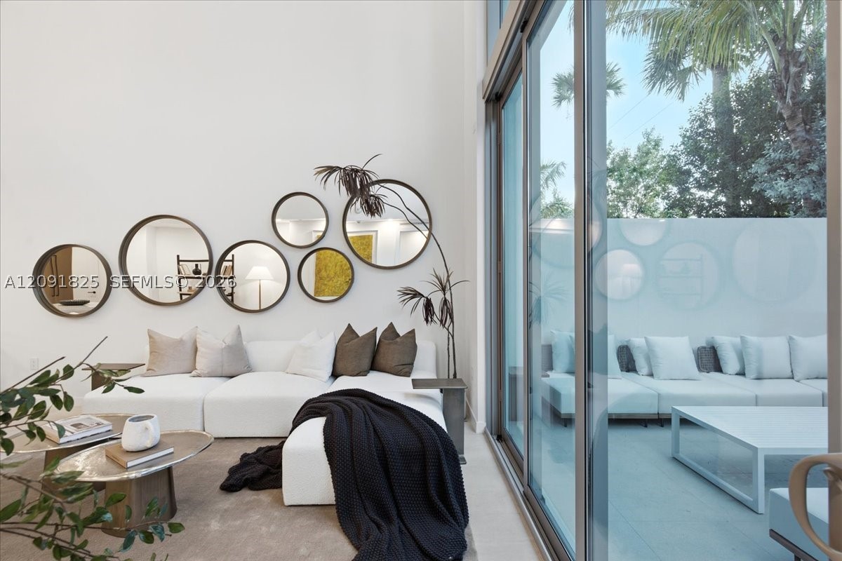2200 Brickell Ave #GV04 Miami, FL 33129