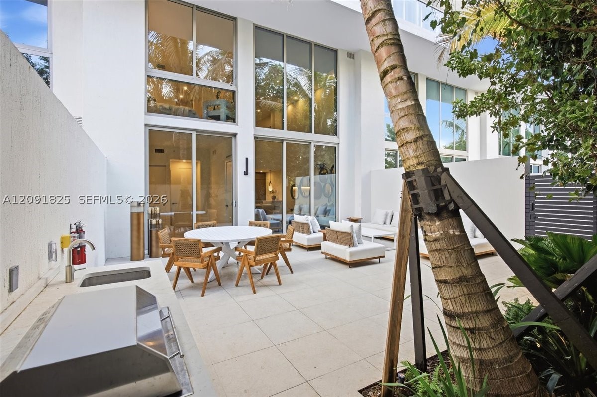 2200 Brickell Ave #GV04 Miami, FL 33129