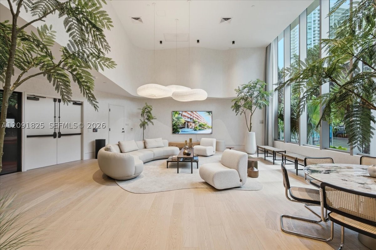 2200 Brickell Ave #GV04 Miami, FL 33129