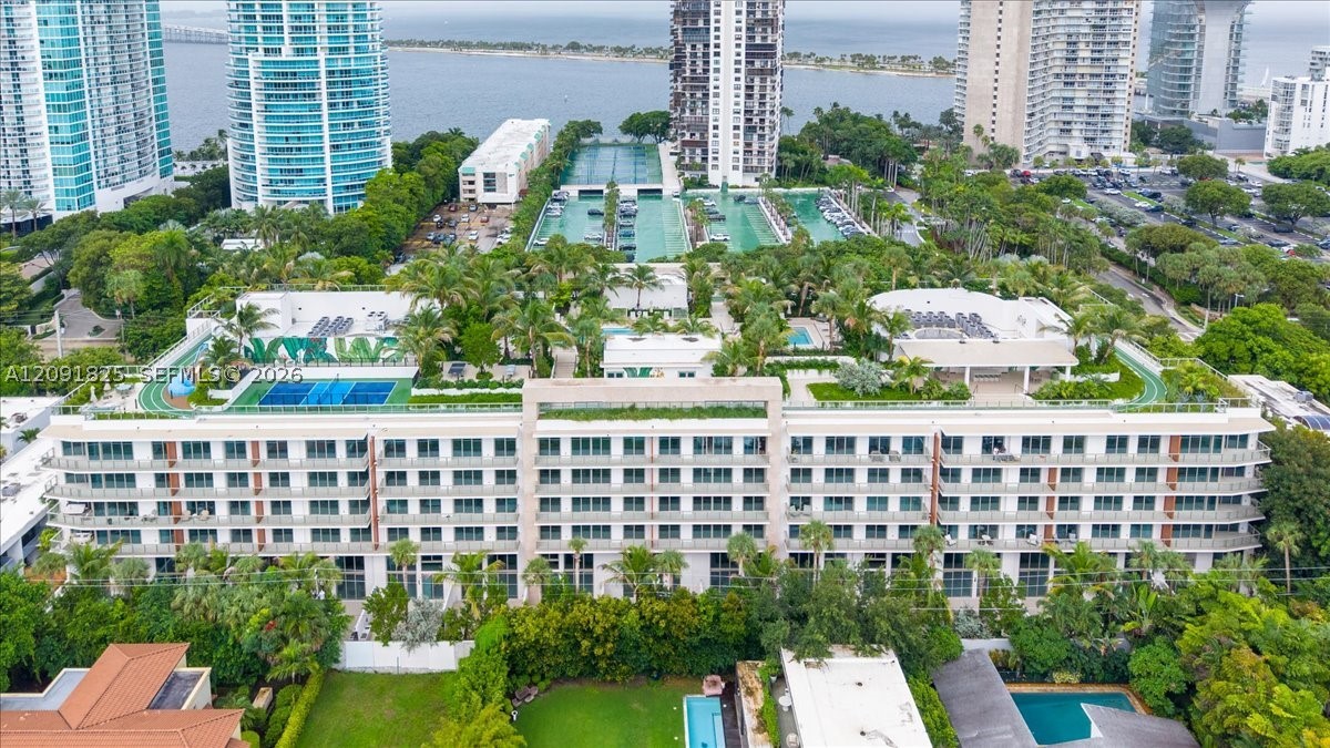 2200 Brickell Ave #GV04 Miami, FL 33129