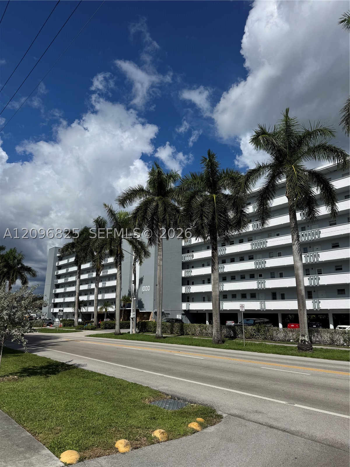 1000 NE 14th Ave #101