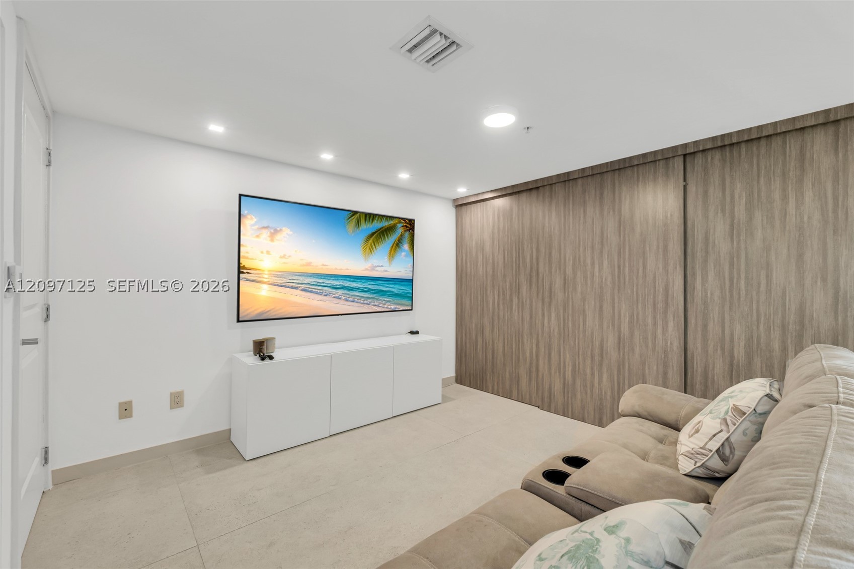 image 400 Sunny Isles10
