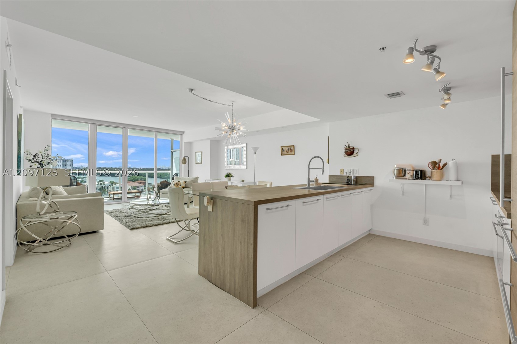 image 400 Sunny Isles15