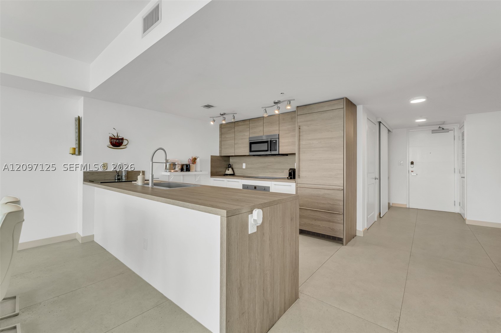 image 400 Sunny Isles16