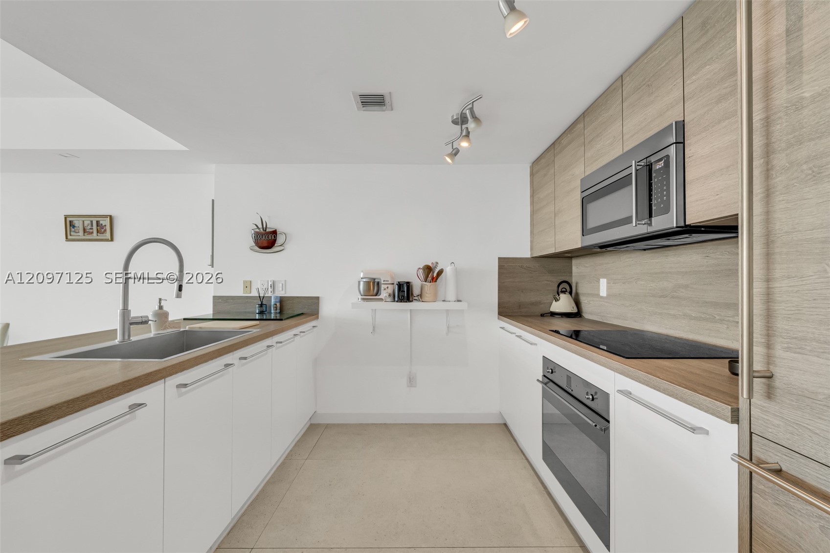 image 400 Sunny Isles17