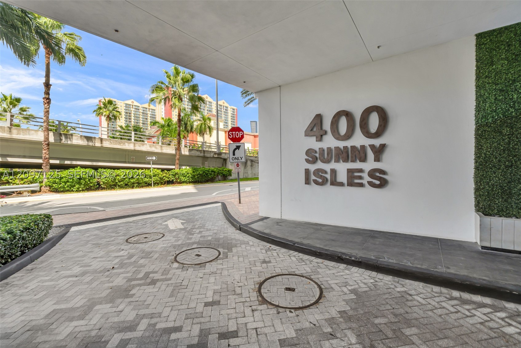 image 400 Sunny Isles2