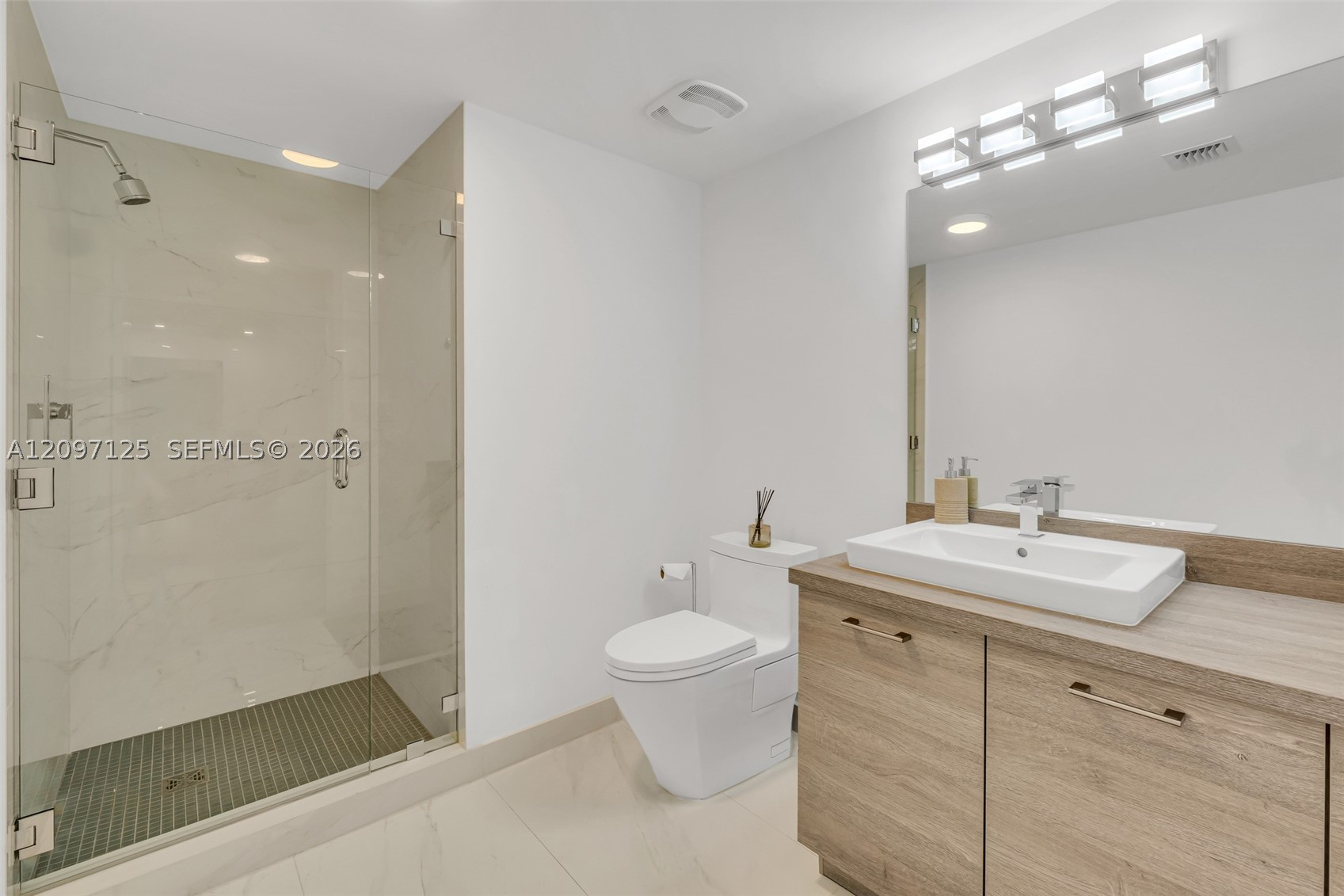 image 400 Sunny Isles43