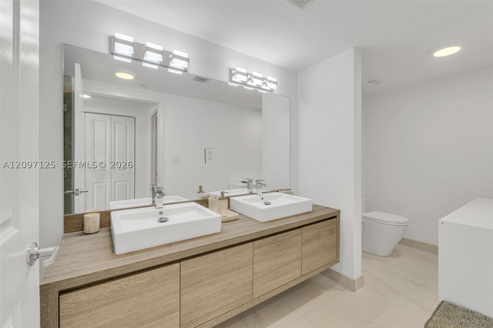 image 400 Sunny Isles51