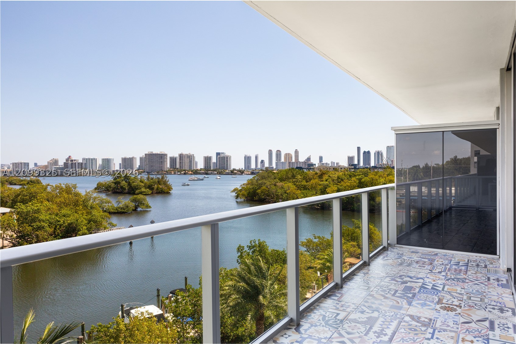 16385 Biscayne Blvd #506