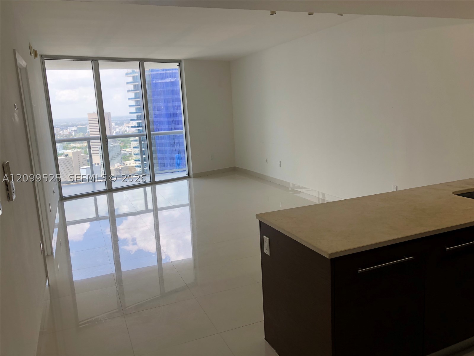 image Icon Brickell I12