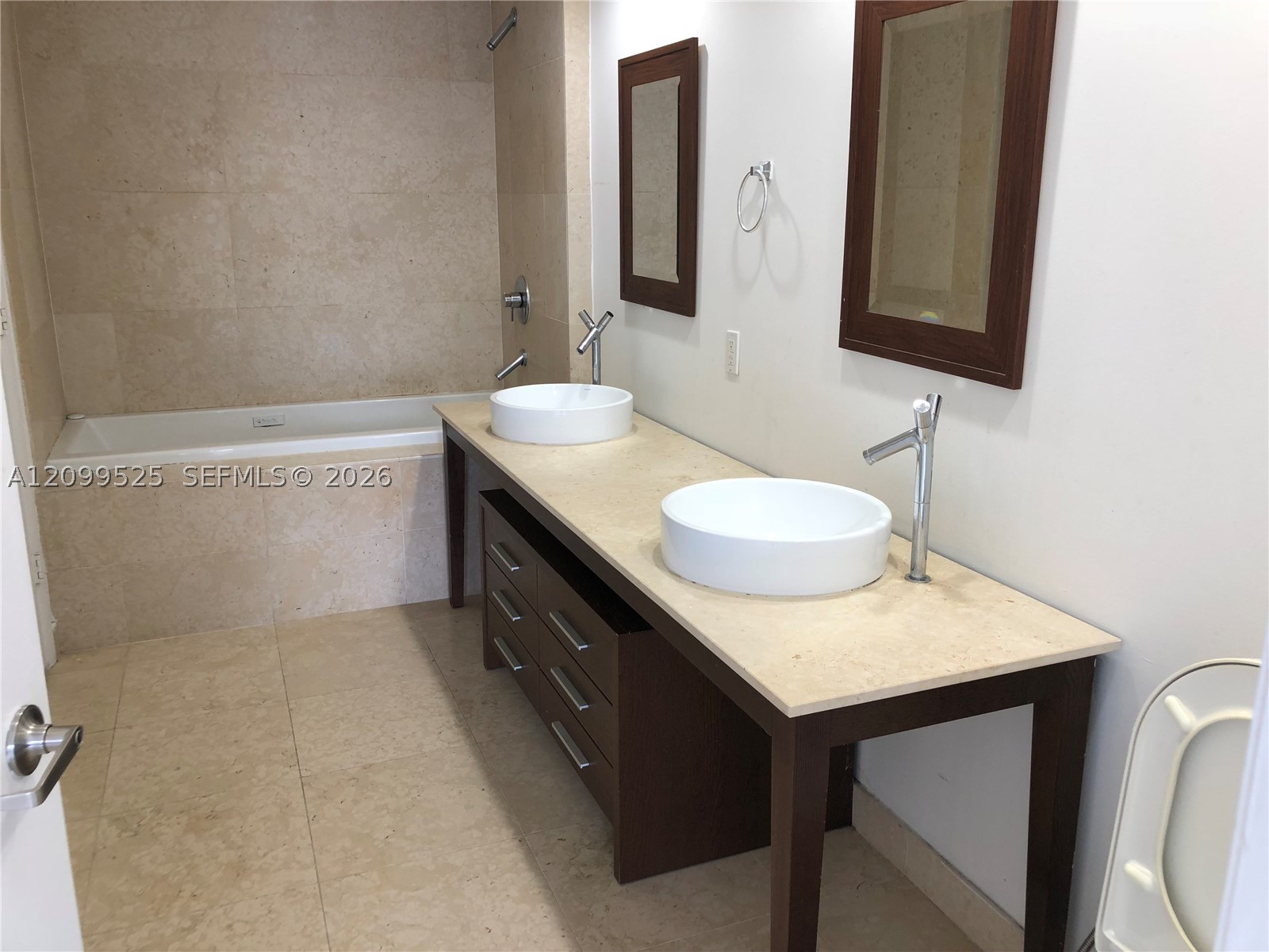 image Icon Brickell I19
