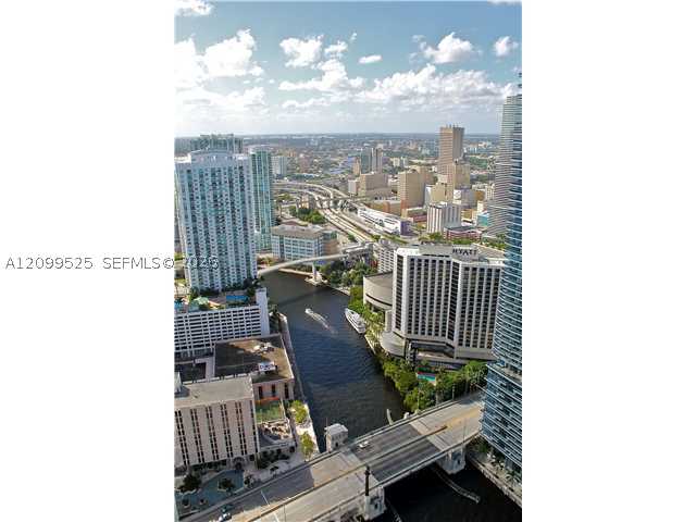 image Icon Brickell I3