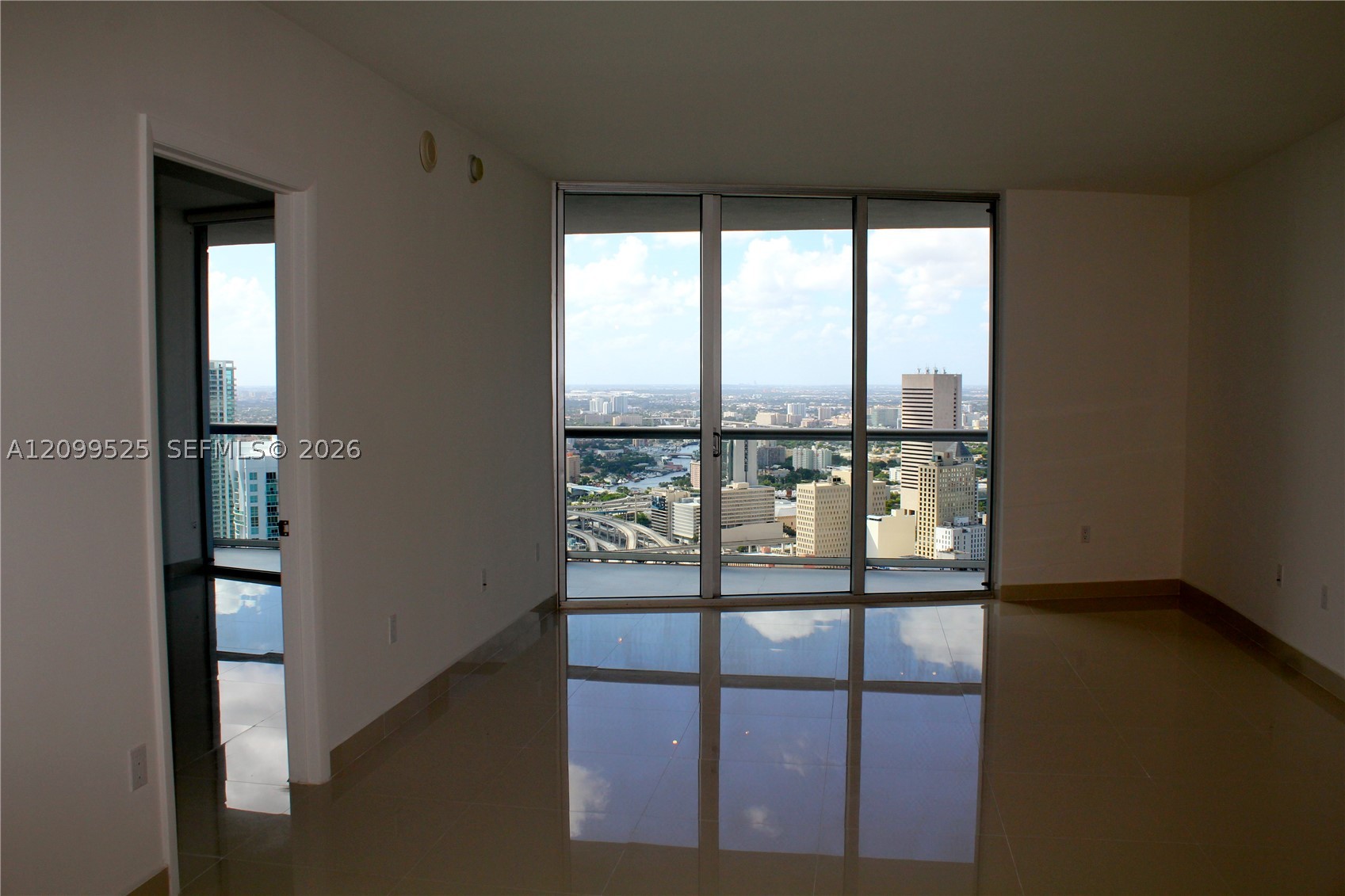 image Icon Brickell I8