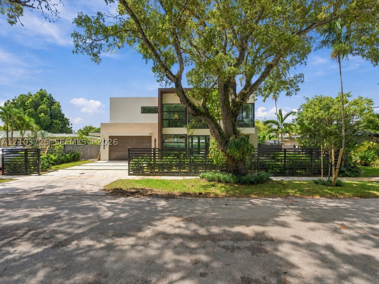 8220 SW 62nd Ct Miami, FL 33143