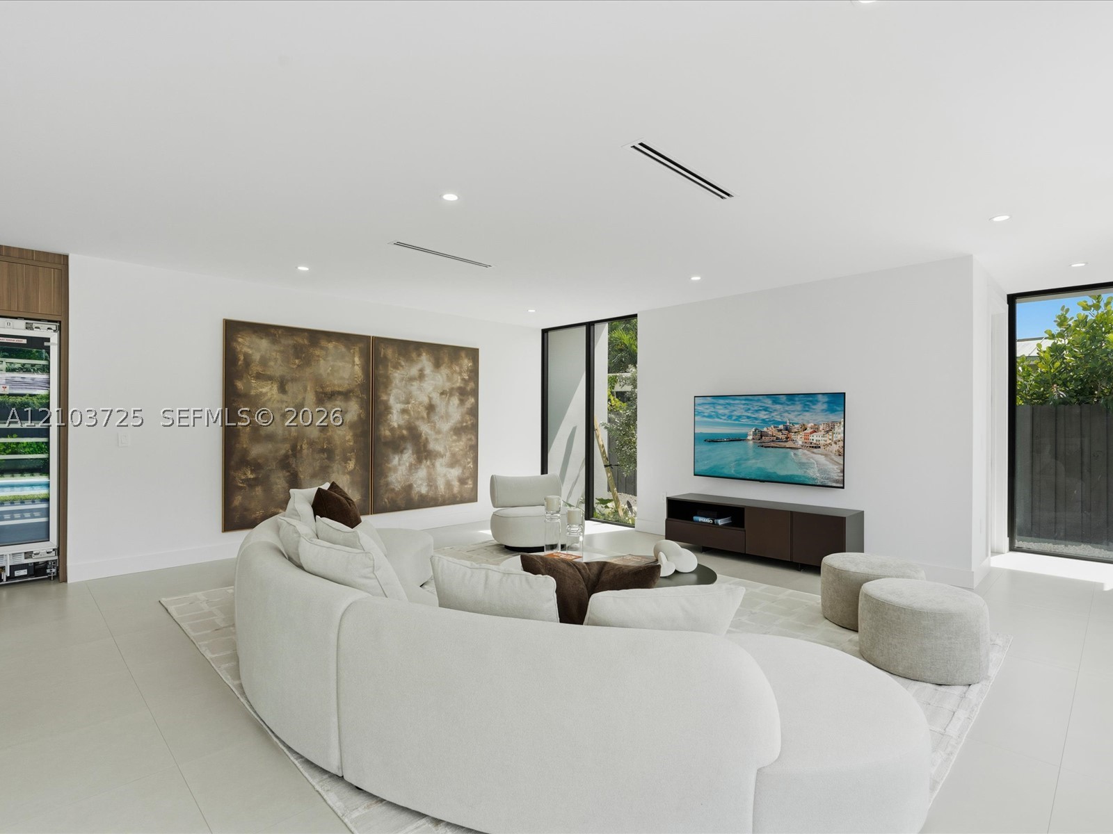 8220 SW 62nd Ct Miami, FL 33143