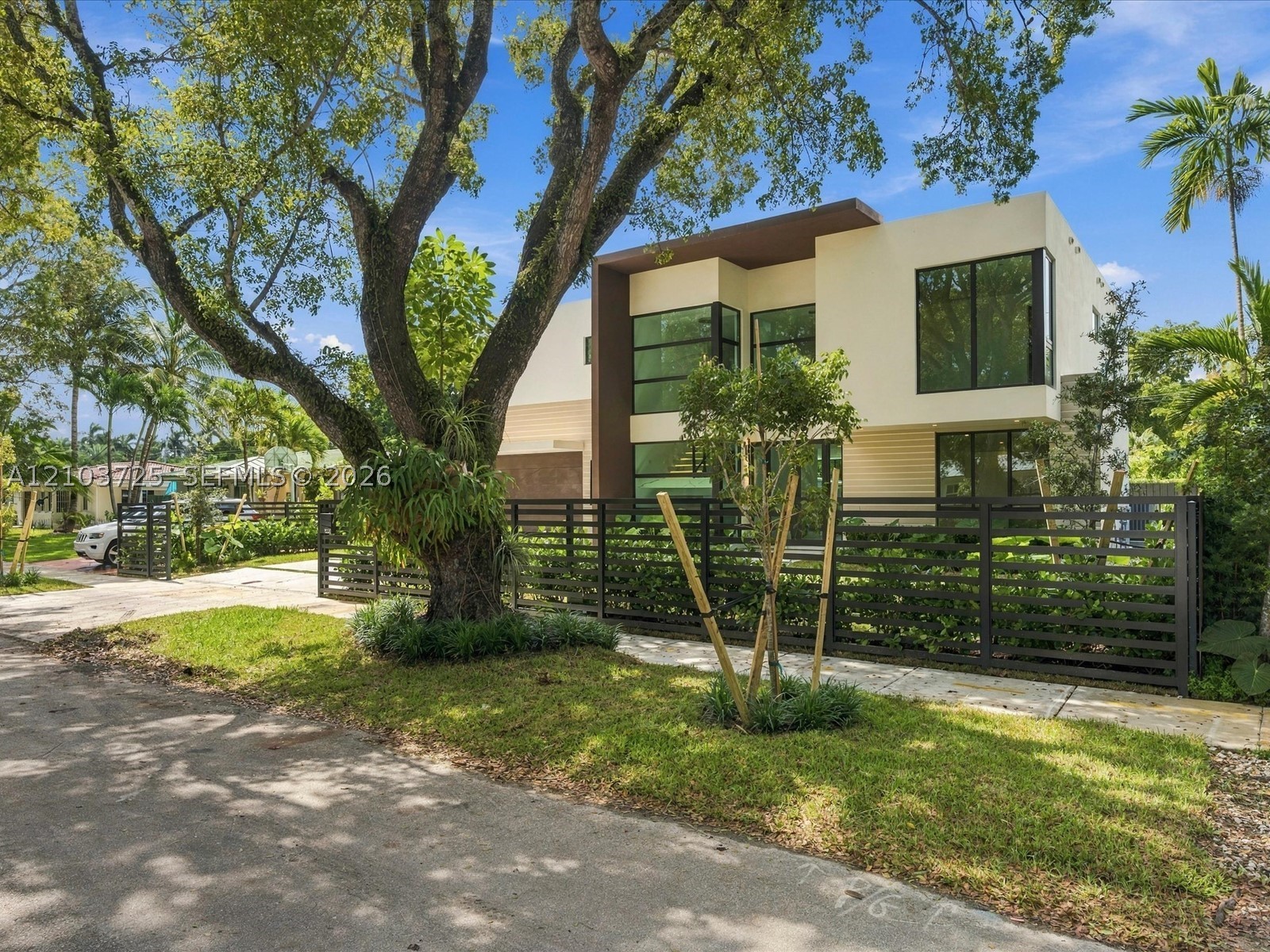 8220 SW 62nd Ct Miami, FL 33143
