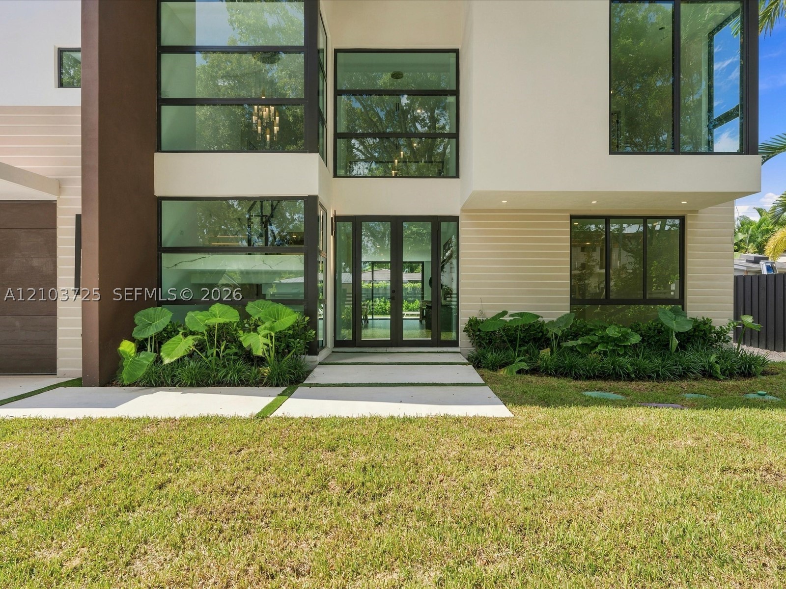 8220 SW 62nd Ct Miami, FL 33143