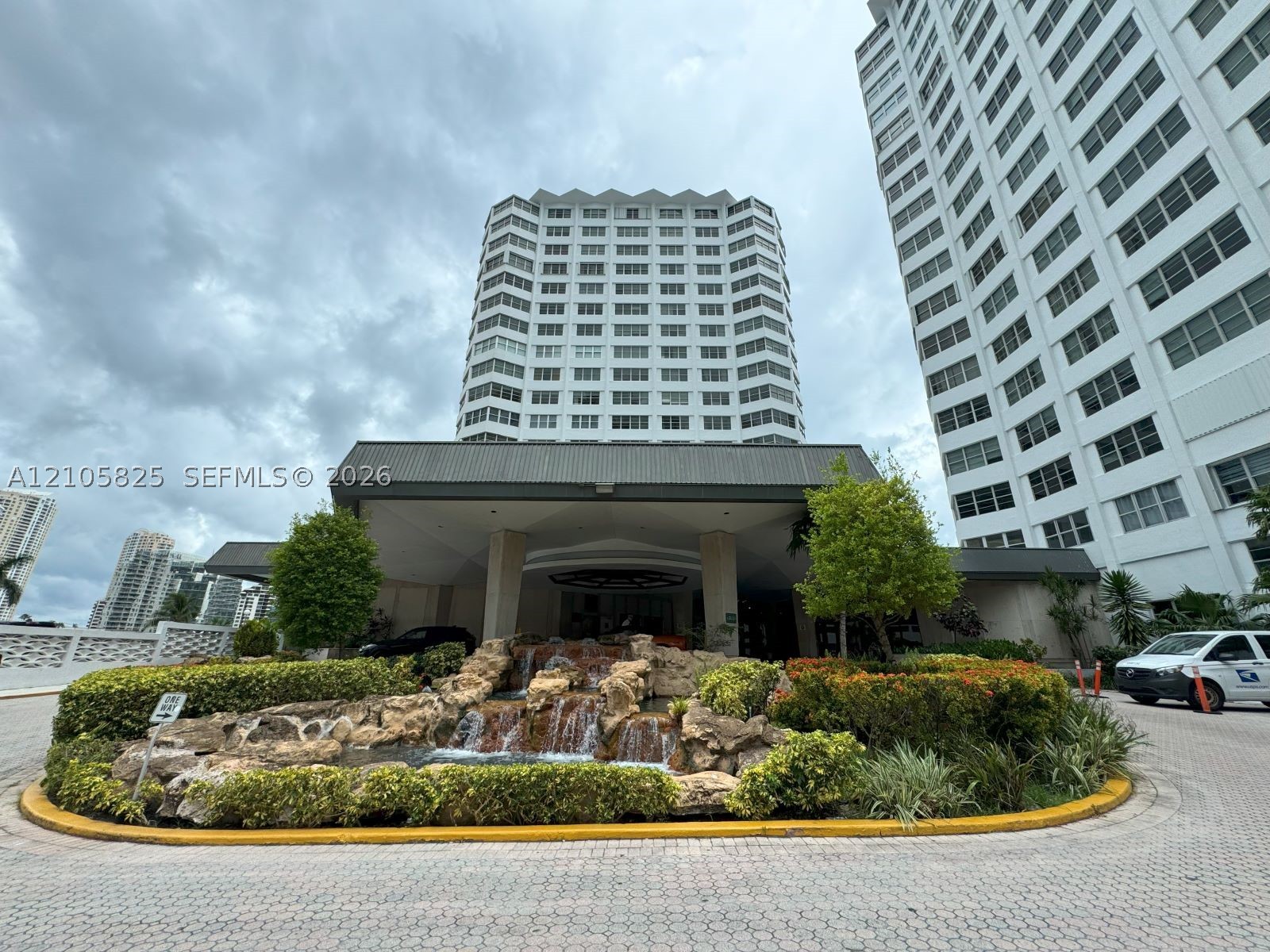 801 Brickell Bay Dr #864