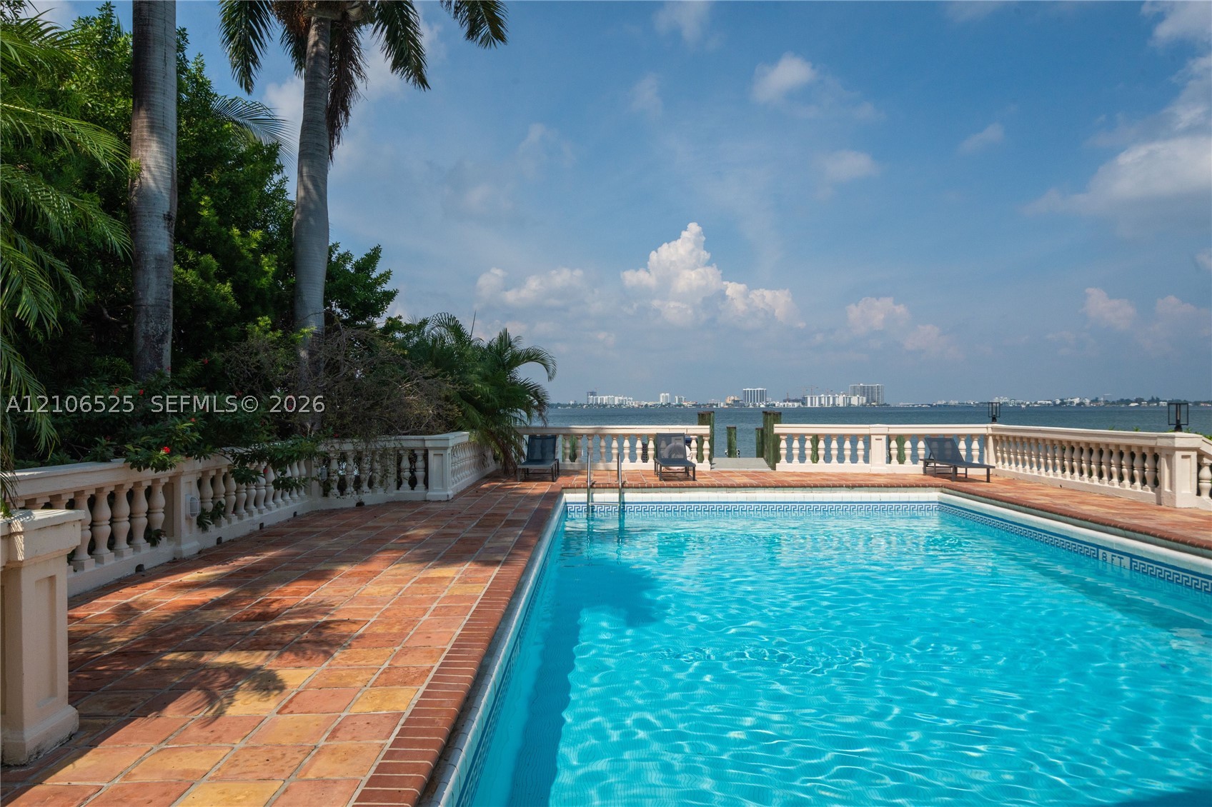 4760 N Bay Rd Miami Beach, FL 33140