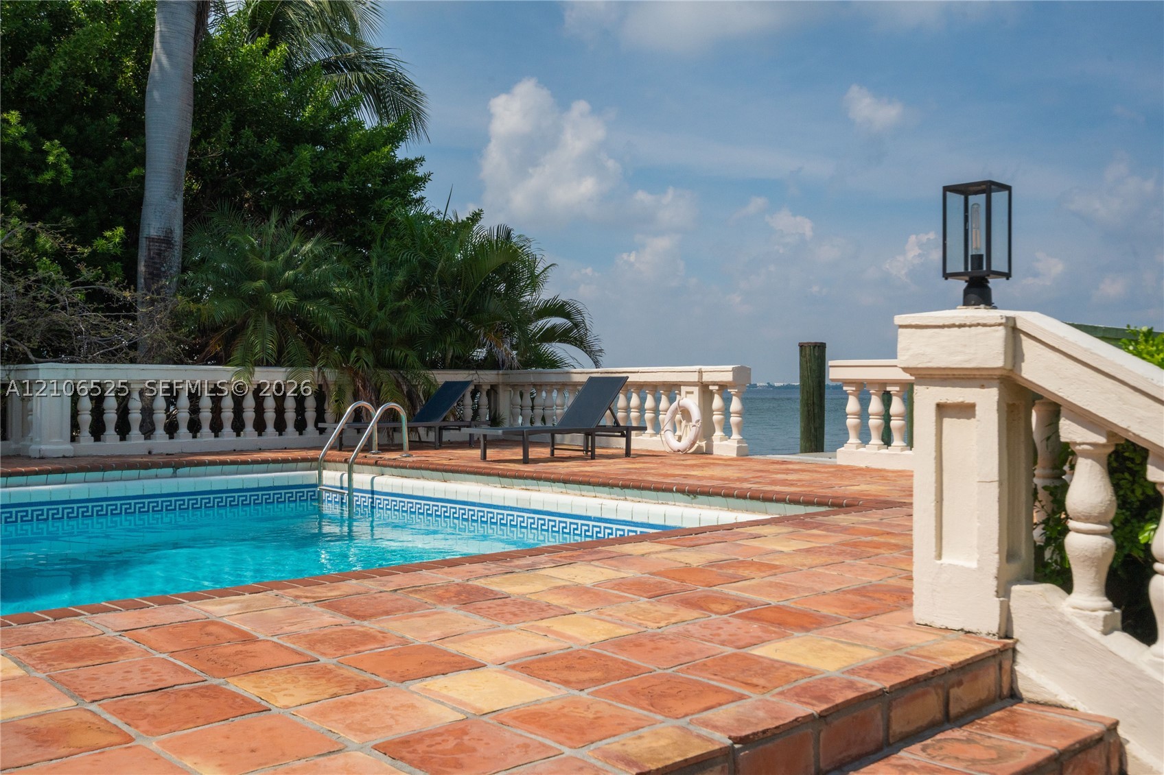 4760 N Bay Rd Miami Beach, FL 33140