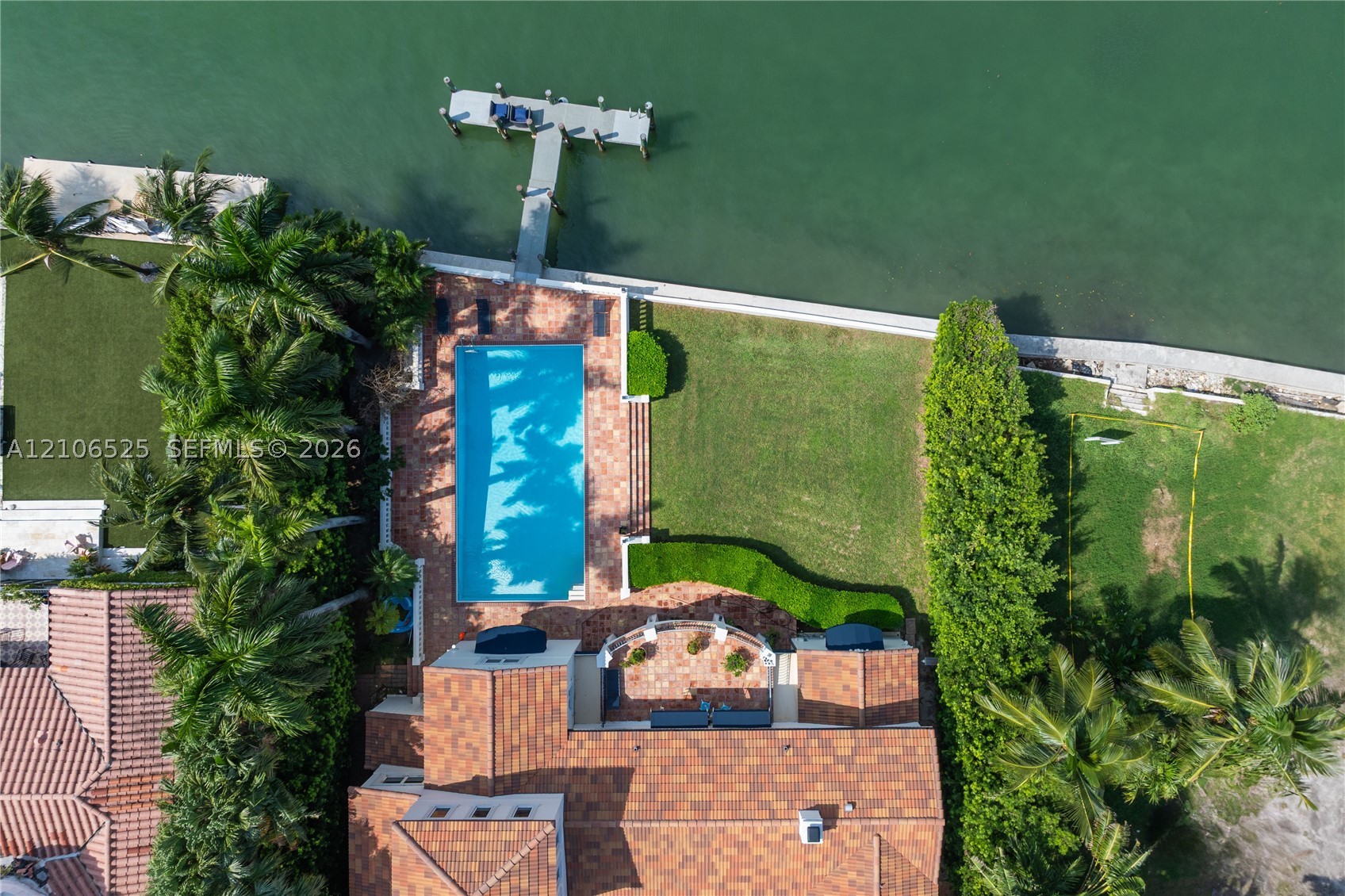4760 N Bay Rd Miami Beach, FL 33140