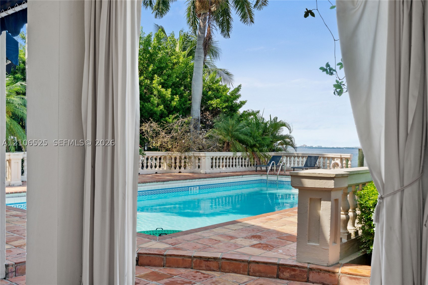 4760 N Bay Rd Miami Beach, FL 33140