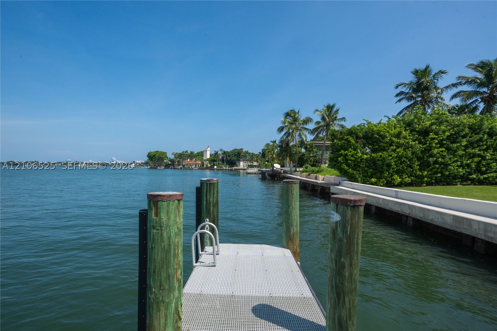 4760 N Bay Rd Miami Beach, FL 33140