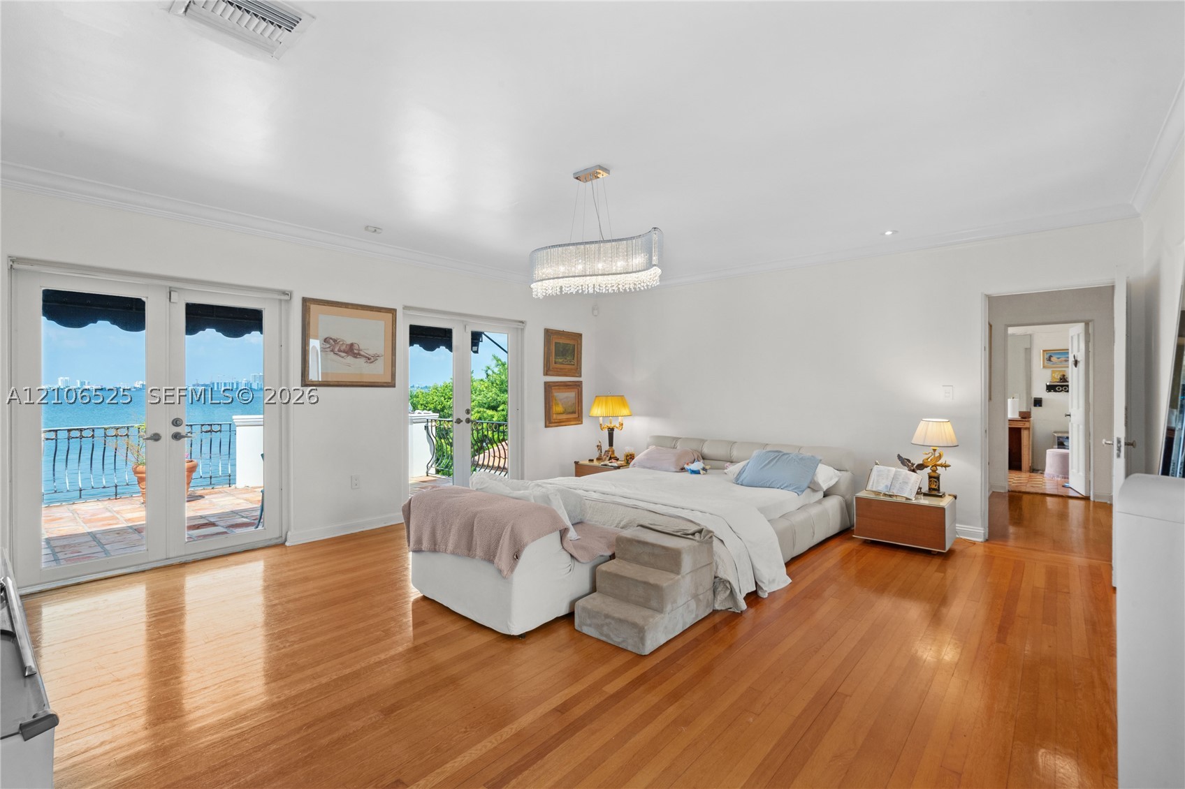 4760 N Bay Rd Miami Beach, FL 33140