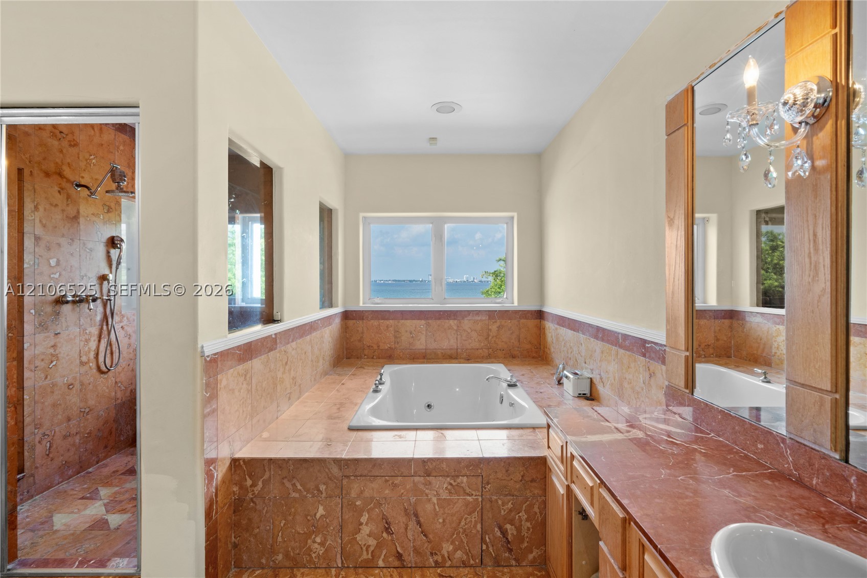 4760 N Bay Rd Miami Beach, FL 33140