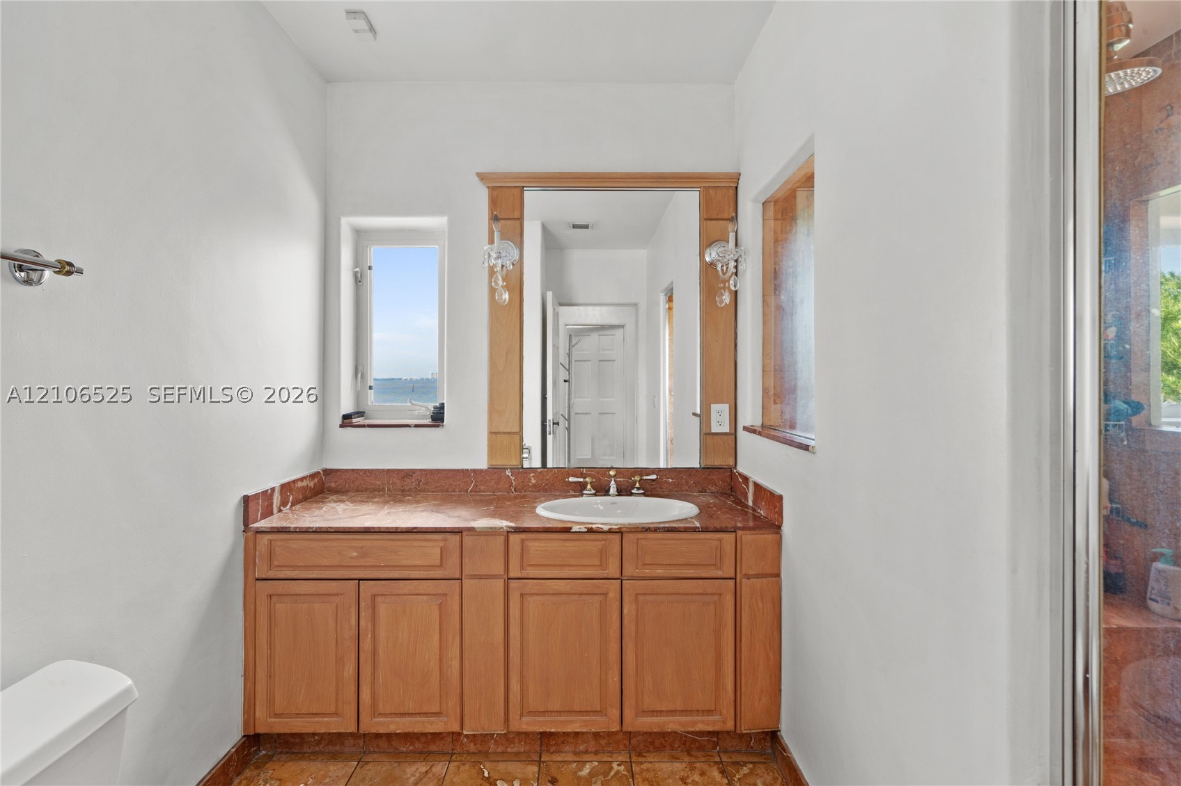 4760 N Bay Rd Miami Beach, FL 33140
