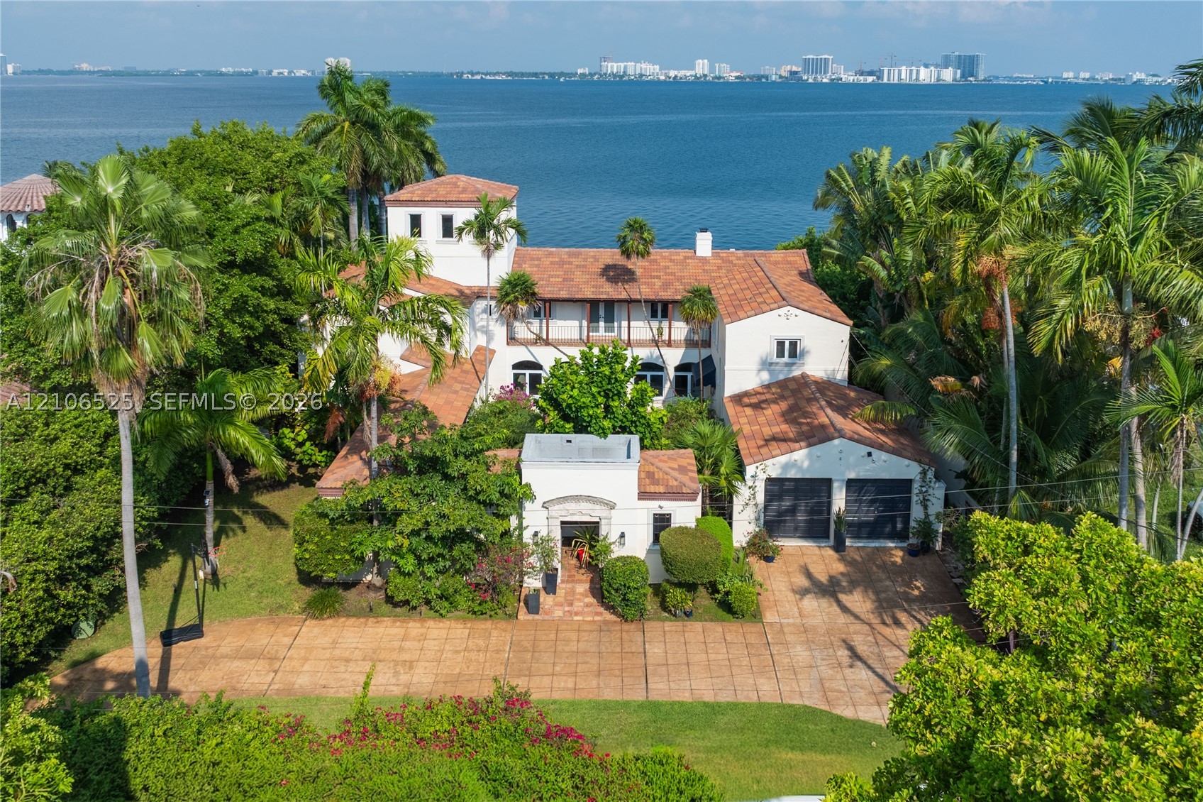 4760 N Bay Rd Miami Beach, FL 33140