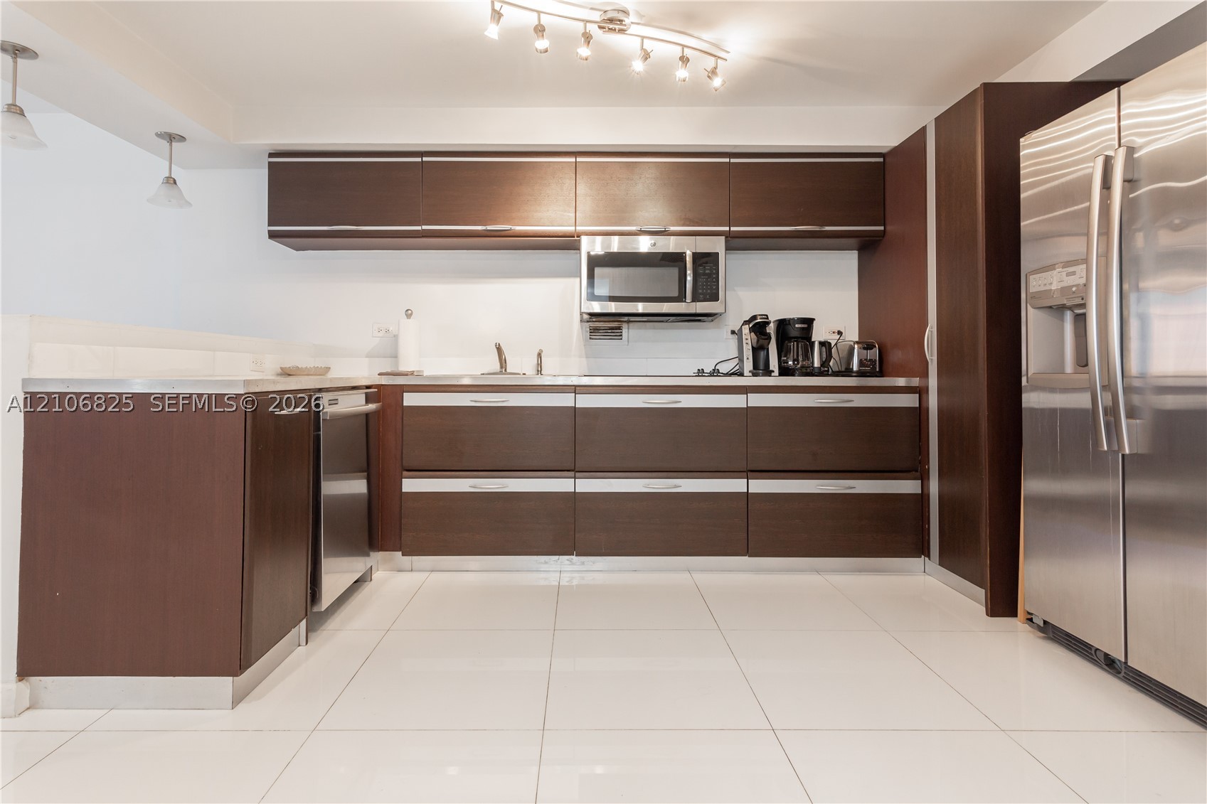 2301 Collins Ave #1023