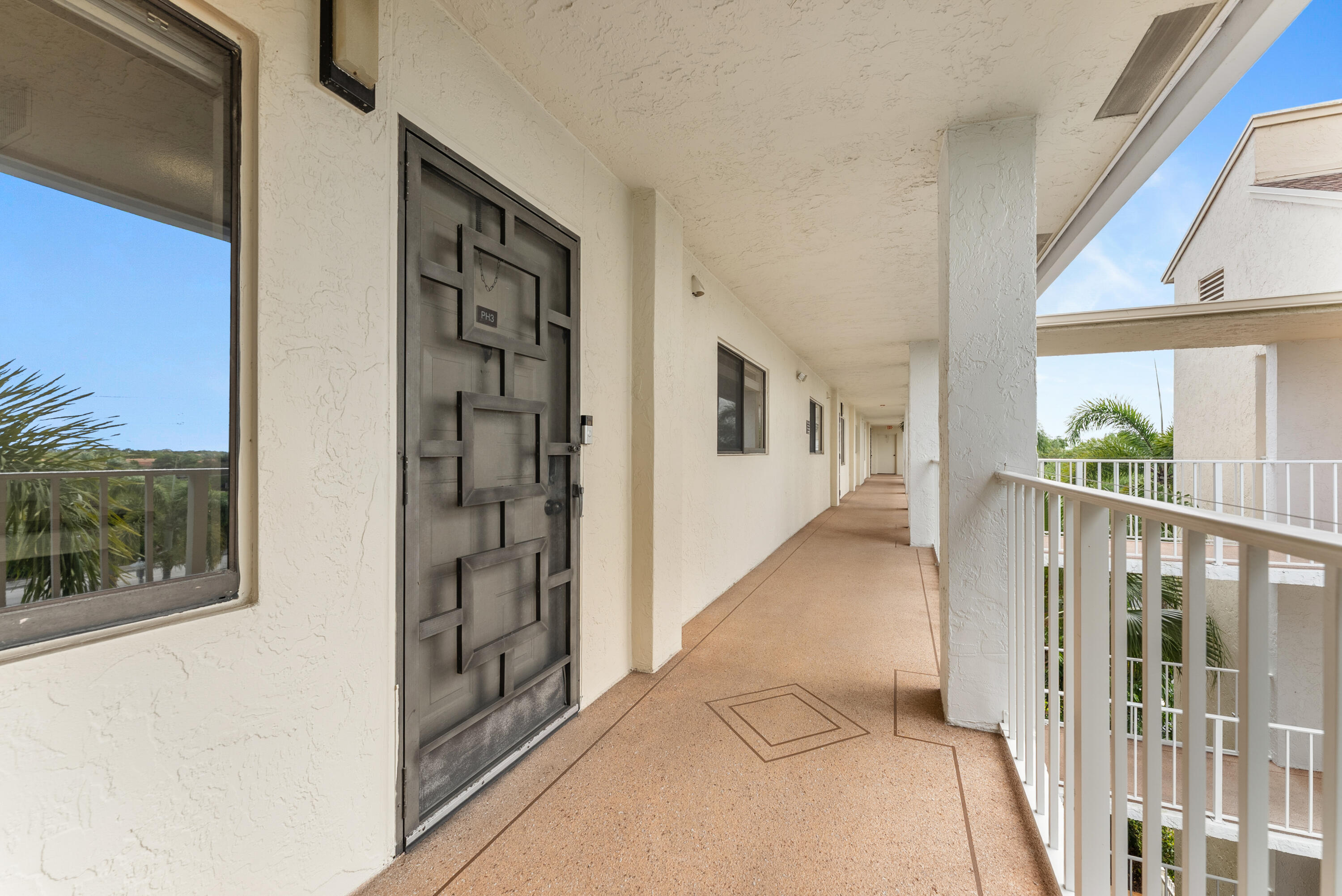 14500 Stirling #403