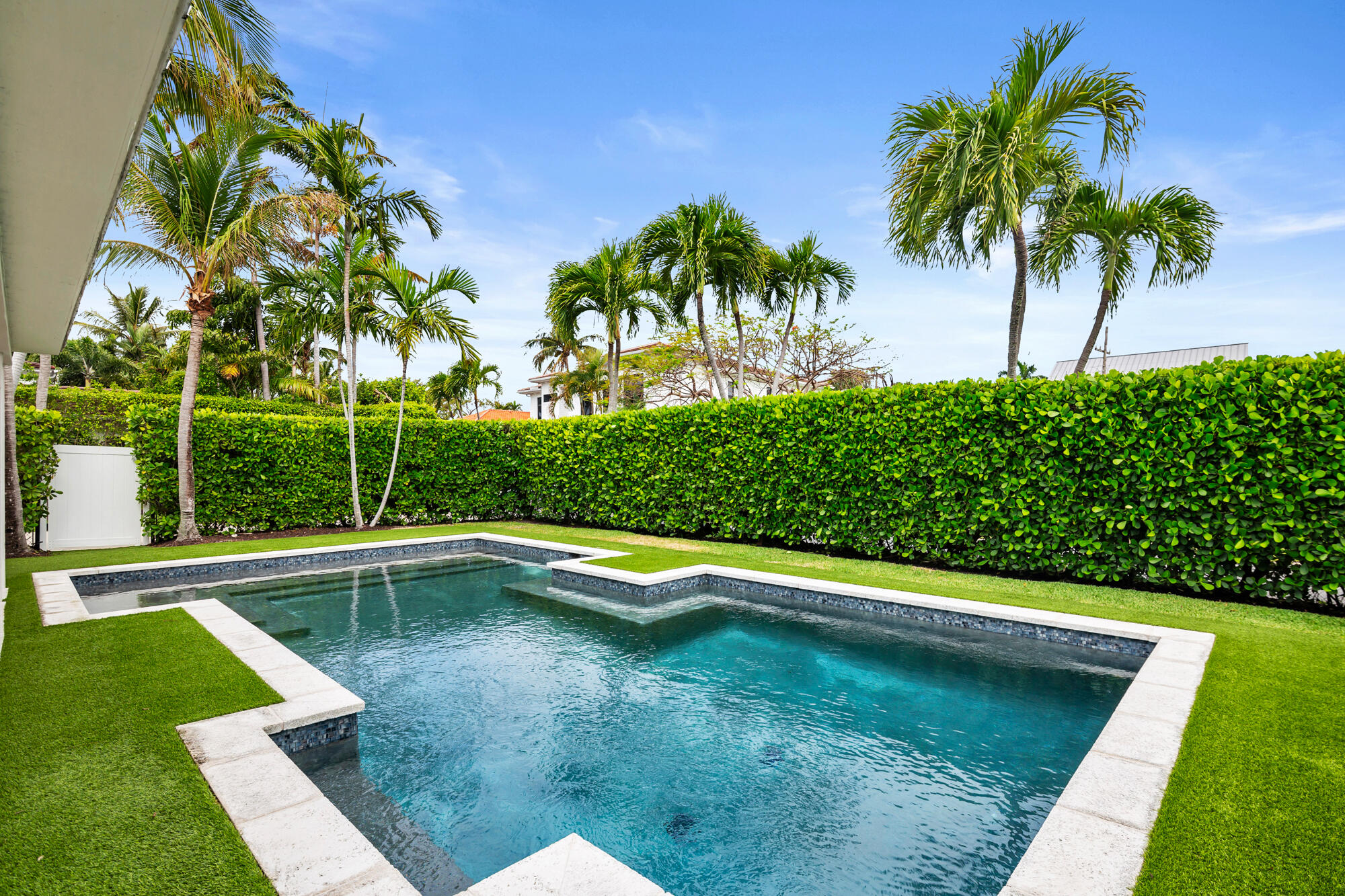 225 Russlyn West Palm Beach, FL 33405