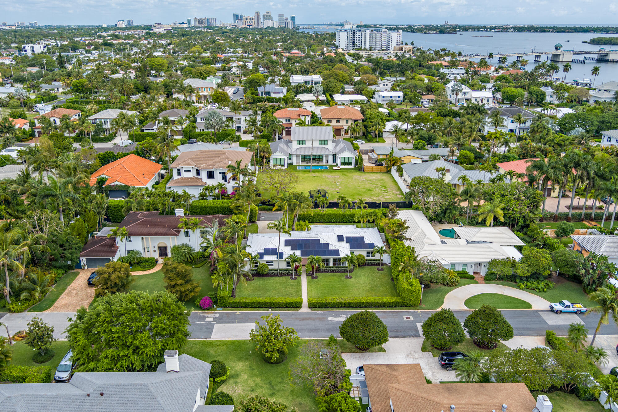 225 Russlyn West Palm Beach, FL 33405
