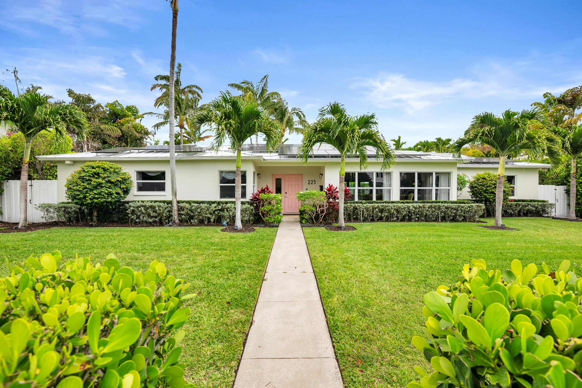 225 Russlyn West Palm Beach, FL 33405