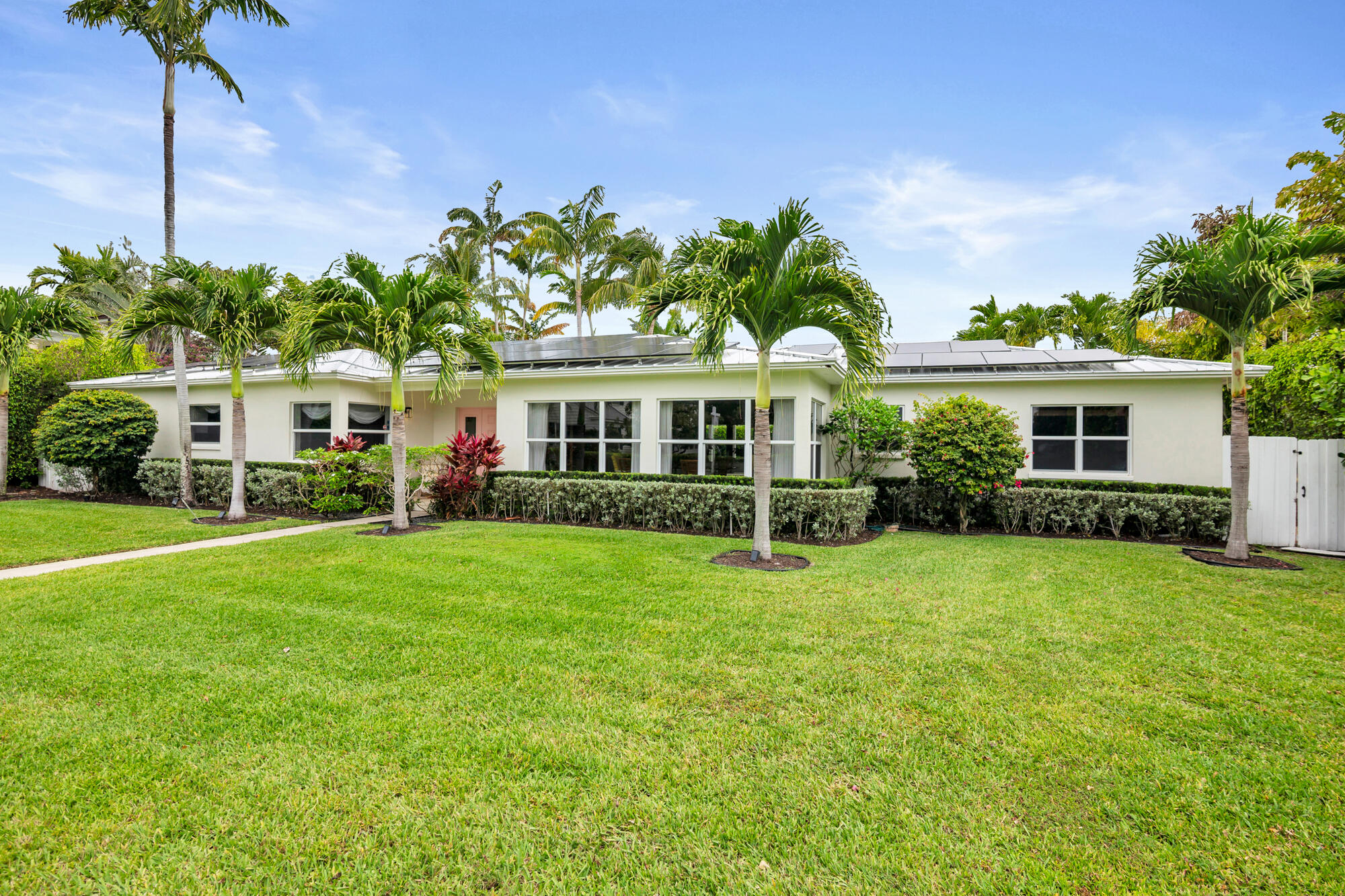 225 Russlyn West Palm Beach, FL 33405