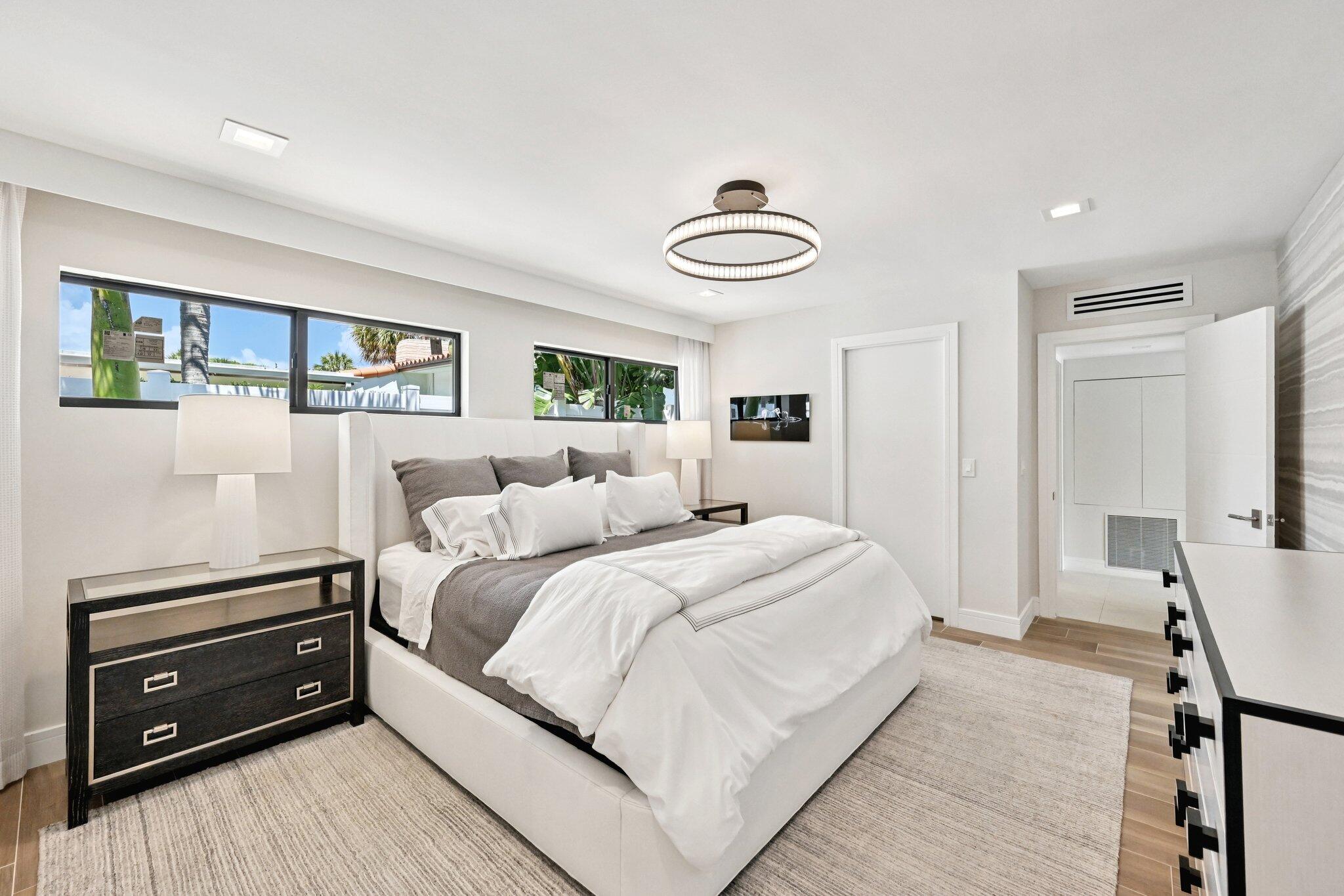 240 30th West Palm Beach, FL 33407
