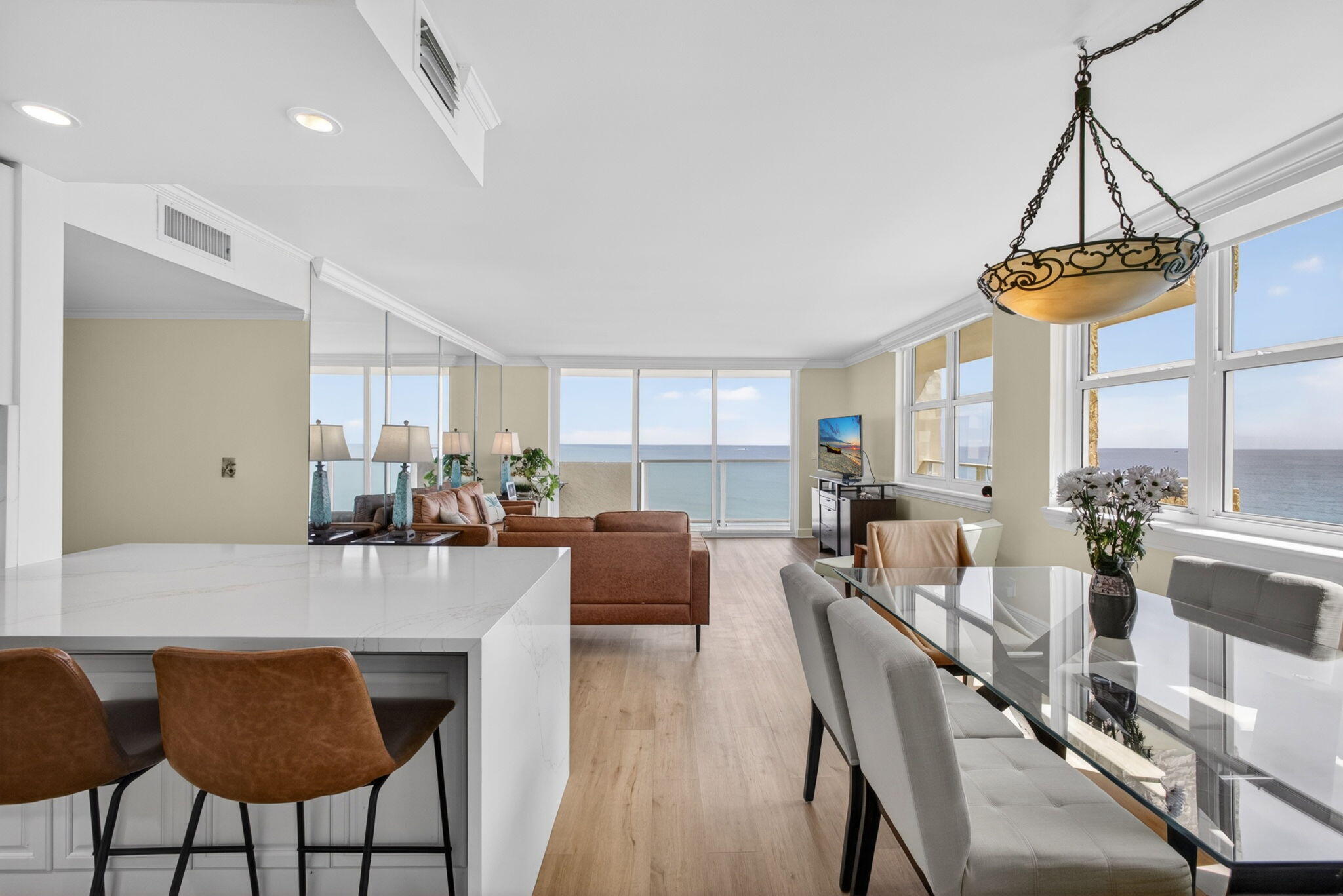 5440 N Ocean #1006 Riviera Beach, FL 33404