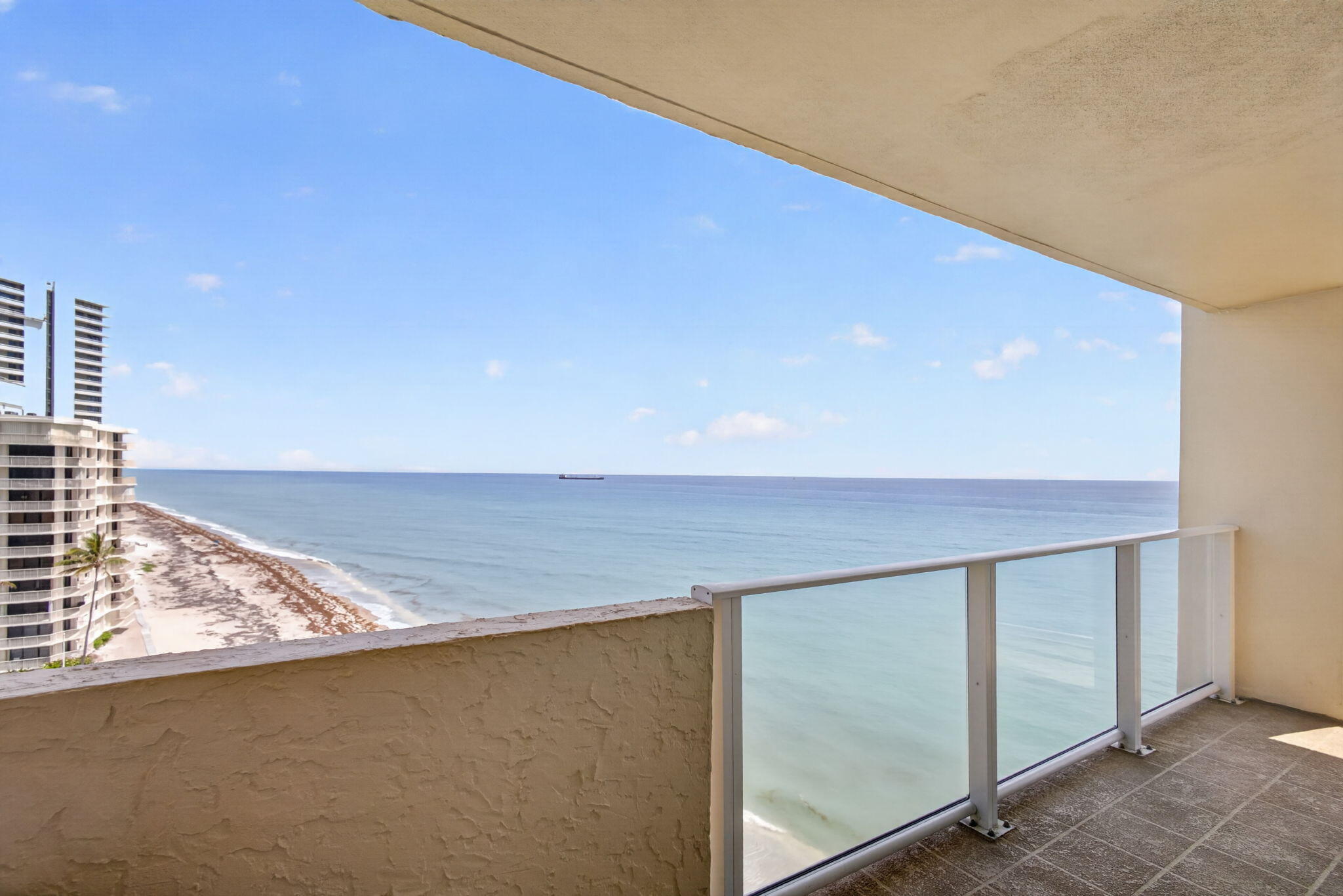 5440 N Ocean #1006 Riviera Beach, FL 33404